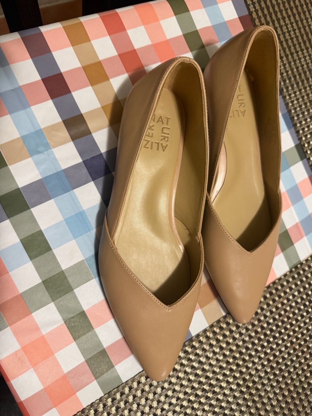 Naturalizer Women's Tan Pointed-Toe Flats